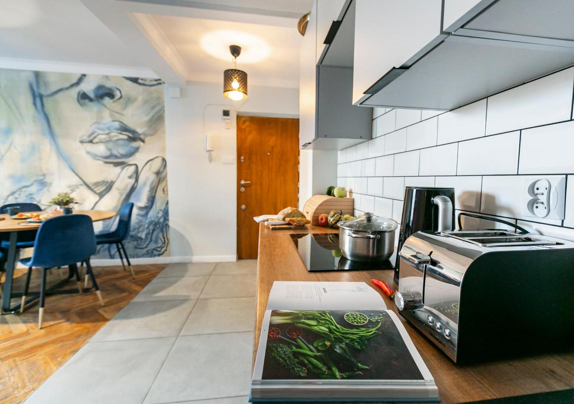 Nowogrodzka 78 - Apartament Dla 4 Osob - 200M Od Szpitala Klinicznego Na Lindleya - 1Km Do Dworca Centralnego - Wifi - Smart Tv 45 Cali วอร์ซอ ภายนอก รูปภาพ